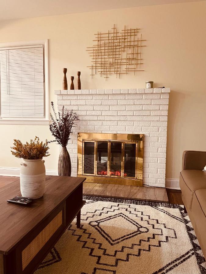 Newly Renovated Charming Home With Parking Fort Washington Kültér fotó